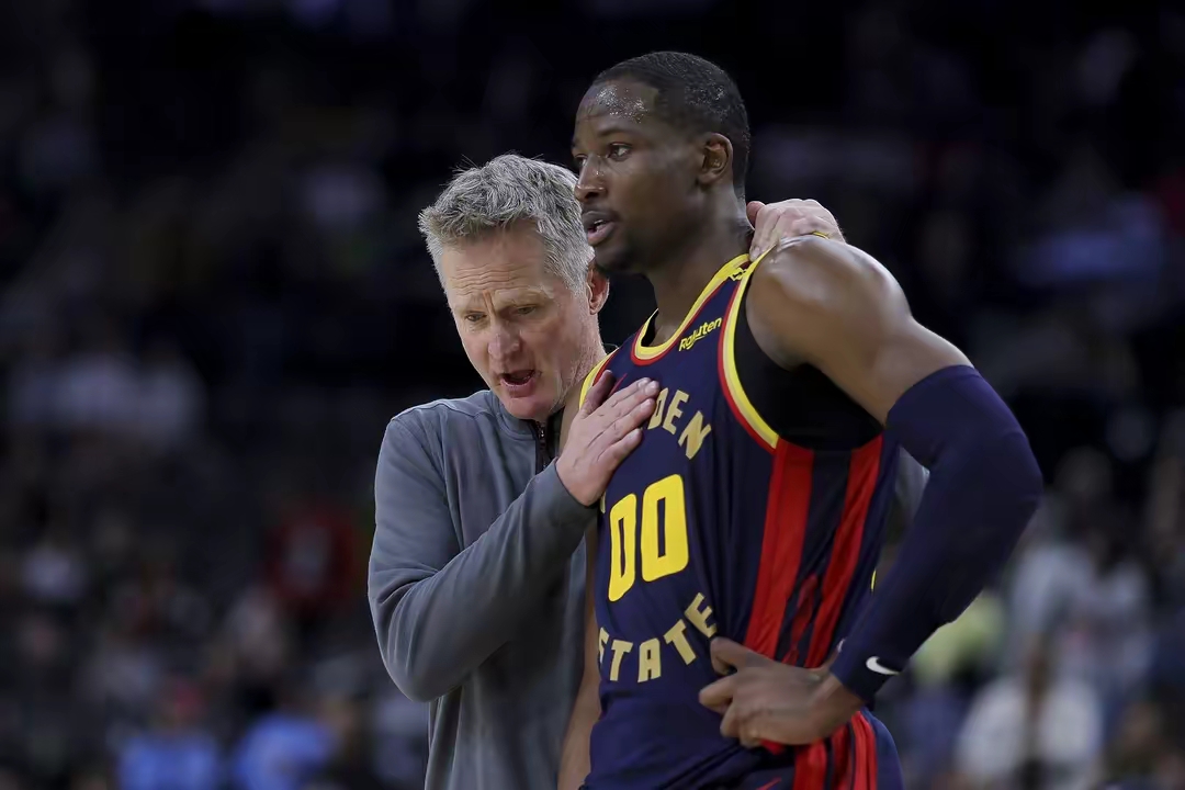 开云体育-76人队防守崩盘，惨遭对手狂轰猛炸，完成标准以及.-开云体育