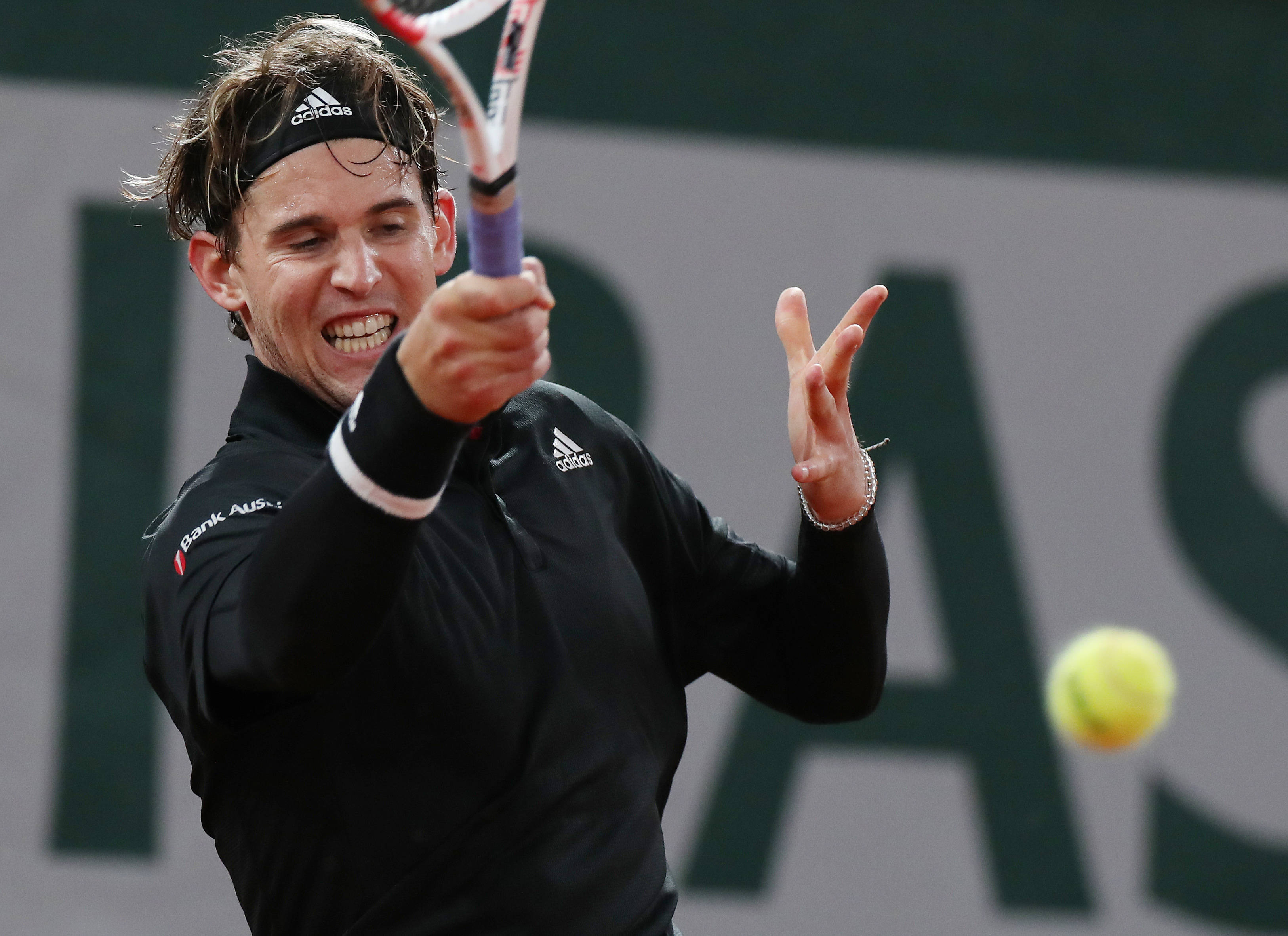 开云体育-蒂姆在法国队比赛中重要助攻，晋级下一阶段引发热议！再创辉煌时刻-开云体育