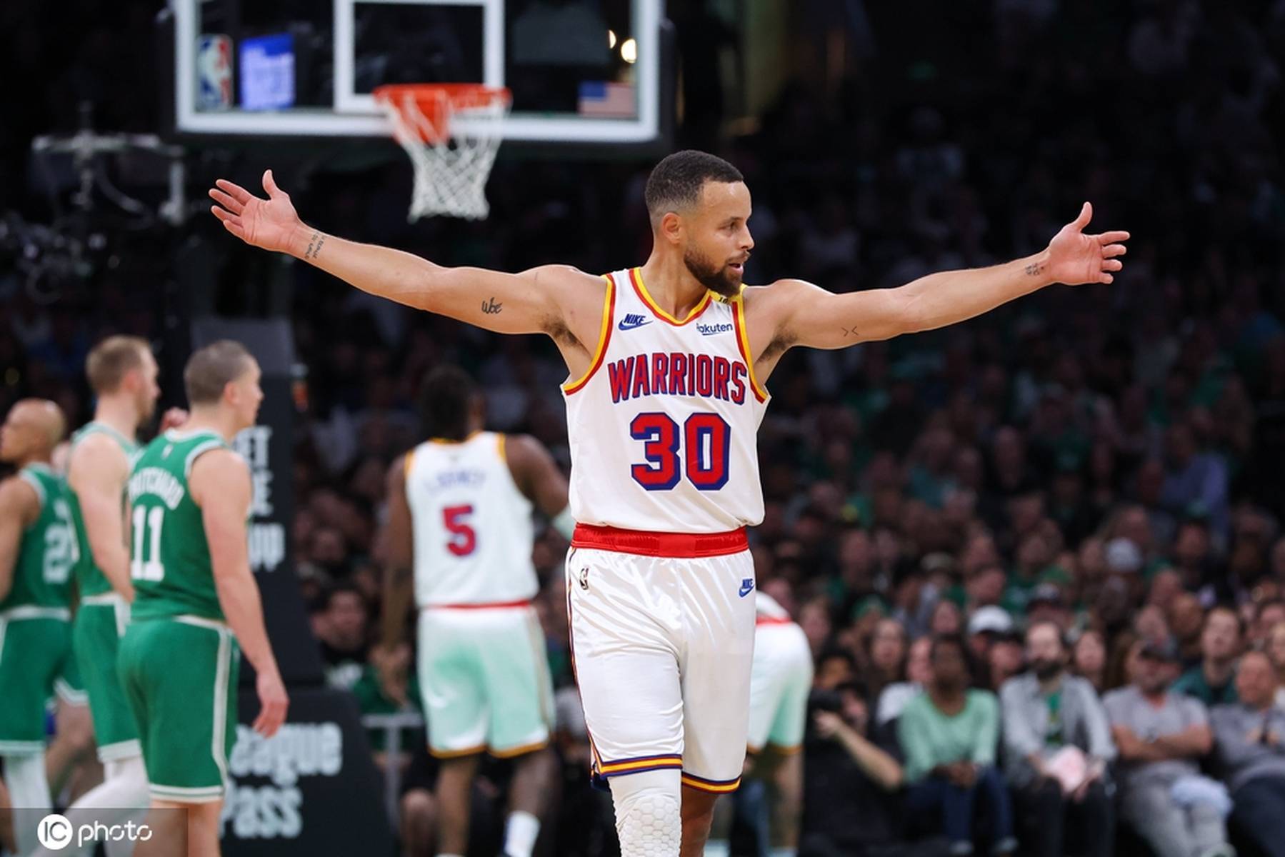 开云线上官网-勇士不断突破！，塔图姆连续十场比赛得分超过出色发挥引发球迷热议-开云线上官网